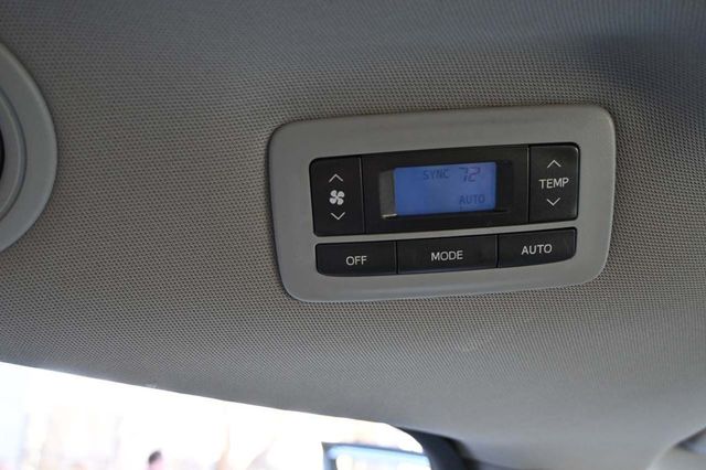 2015 Toyota Sienna 5dr 7-Passenger Van LE FWD Mobility - 22923317 - 26