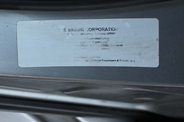 2015 Toyota Sienna 5dr 7-Passenger Van LE FWD Mobility - 22923317 - 31