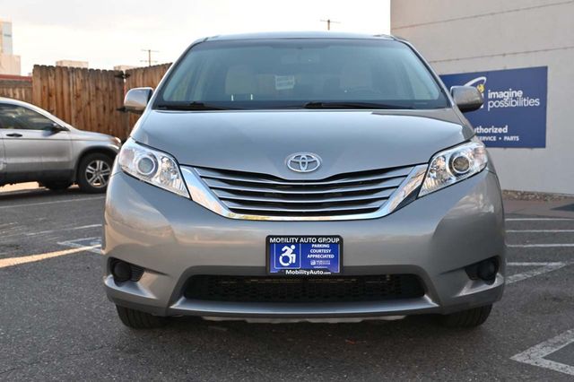 2015 Toyota Sienna 5dr 7-Passenger Van LE FWD Mobility - 22923317 - 3