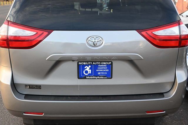 2015 Toyota Sienna 5dr 7-Passenger Van LE FWD Mobility - 22923317 - 39