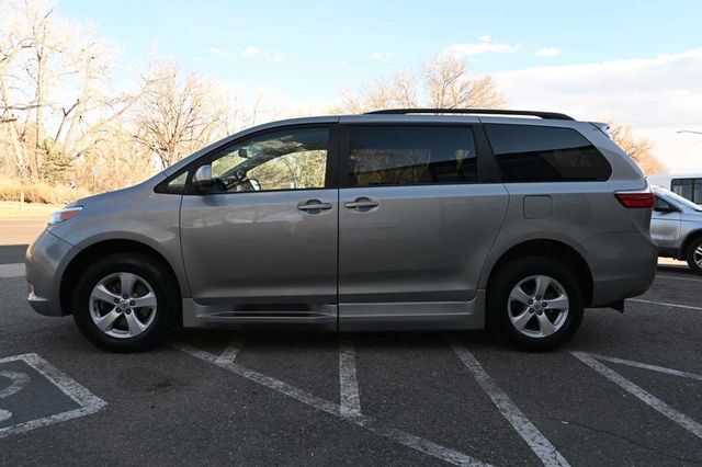 2015 Toyota Sienna 5dr 7-Passenger Van LE FWD Mobility - 22923317 - 8