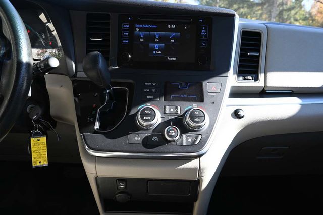 2015 Toyota Sienna 5dr 7-Passenger Van LE FWD Mobility - 22940399 - 22