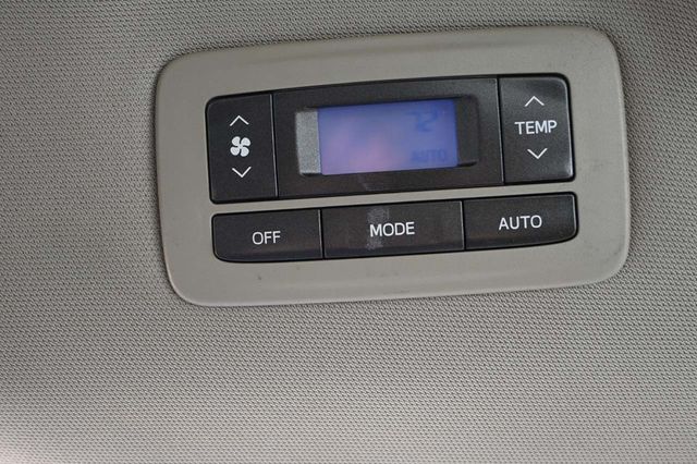 2015 Toyota Sienna 5dr 7-Passenger Van LE FWD Mobility - 22940399 - 27