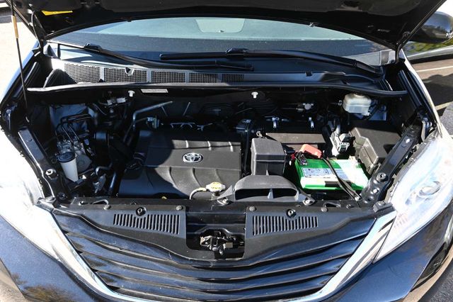 2015 Toyota Sienna 5dr 7-Passenger Van LE FWD Mobility - 22940399 - 33