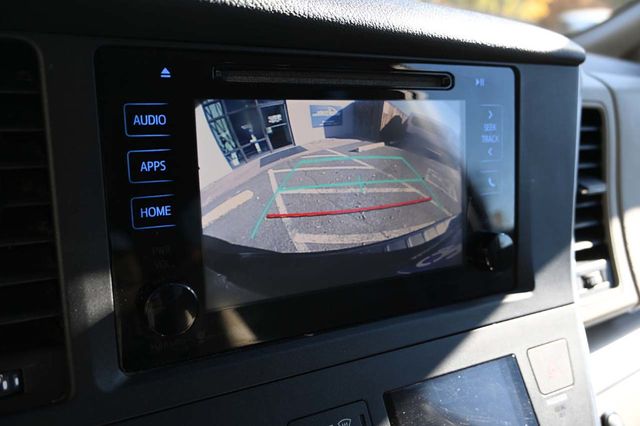 2015 Toyota Sienna 5dr 7-Passenger Van LE FWD Mobility - 22940399 - 35