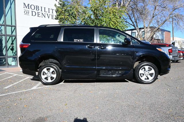 2015 Toyota Sienna 5dr 7-Passenger Van LE FWD Mobility - 22940399 - 4