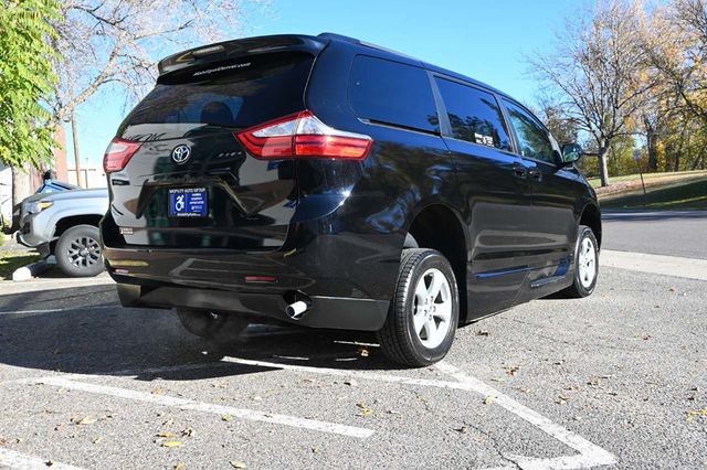 2015 Toyota Sienna 5dr 7-Passenger Van LE FWD Mobility - 22940399 - 5