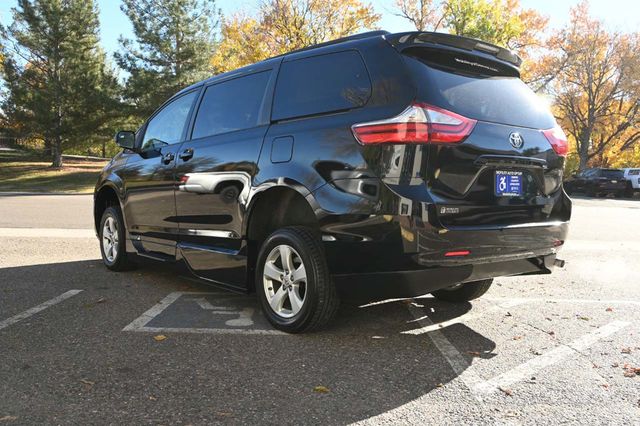 2015 Toyota Sienna 5dr 7-Passenger Van LE FWD Mobility - 22940399 - 7