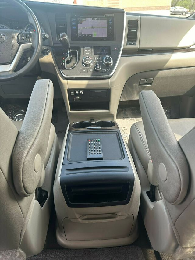 2015 Toyota Sienna 5dr 7-Passenger Van XLE AAS FWD - 22400527 - 42