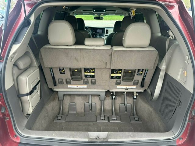 2015 Toyota Sienna 5dr 7-Passenger Van XLE AAS FWD - 22400527 - 44