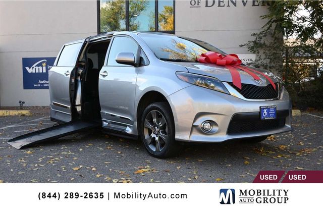 2015 Toyota Sienna 5dr 8-Passenger Van SE FWD - 22933728 - 0