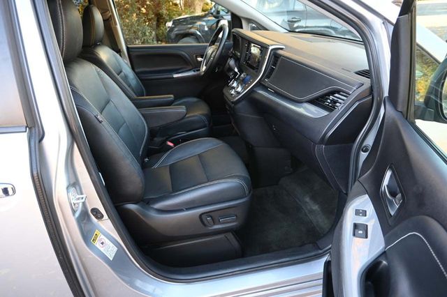 2015 Toyota Sienna 5dr 8-Passenger Van SE FWD - 22933728 - 14