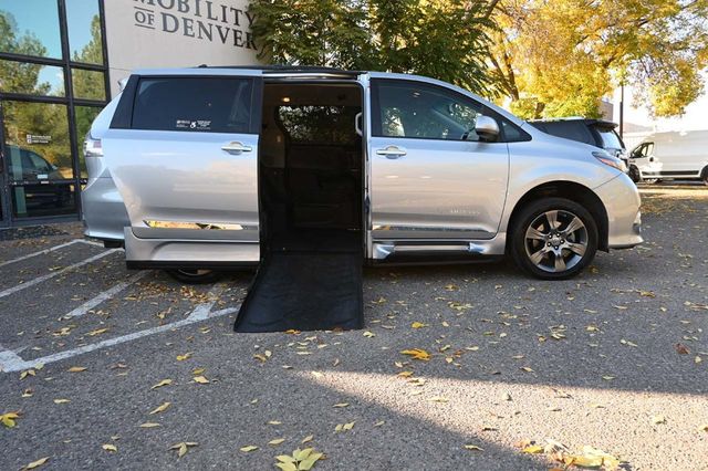 2015 Toyota Sienna 5dr 8-Passenger Van SE FWD - 22933728 - 16