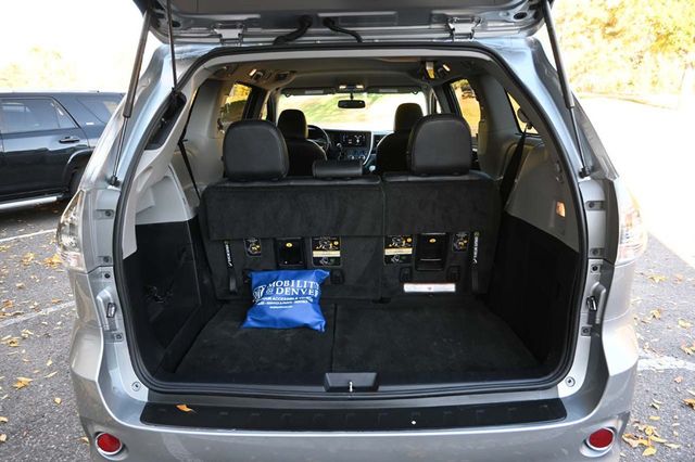 2015 Toyota Sienna 5dr 8-Passenger Van SE FWD - 22933728 - 25