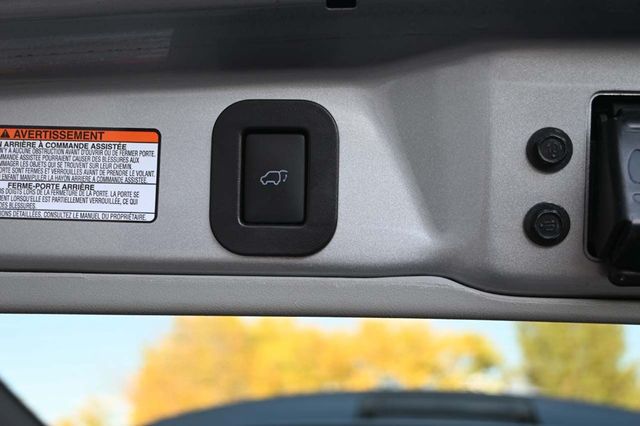 2015 Toyota Sienna 5dr 8-Passenger Van SE FWD - 22933728 - 26