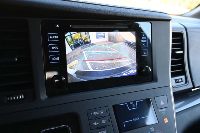 2015 Toyota Sienna 5dr 8-Passenger Van SE FWD - 22933728 - 37