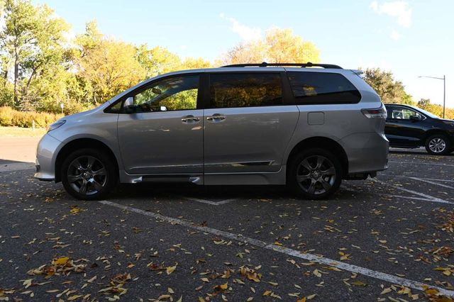 2015 Toyota Sienna 5dr 8-Passenger Van SE FWD - 22933728 - 8