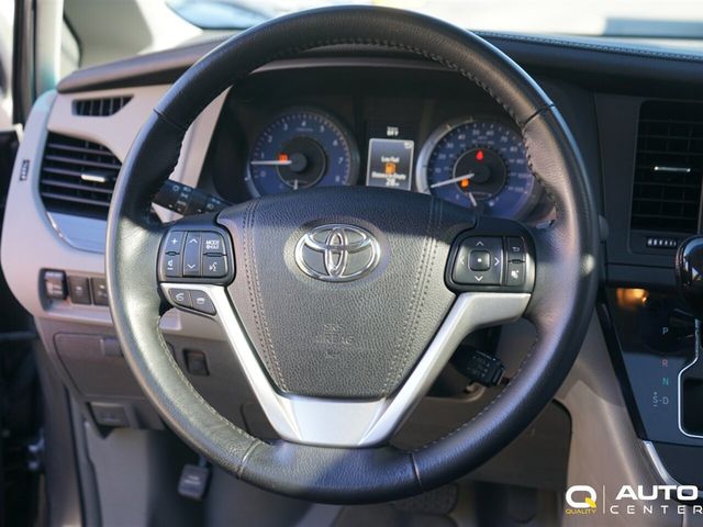 2015 Toyota Sienna 5dr 8-Passenger Van XLE FWD - 22906203 - 14