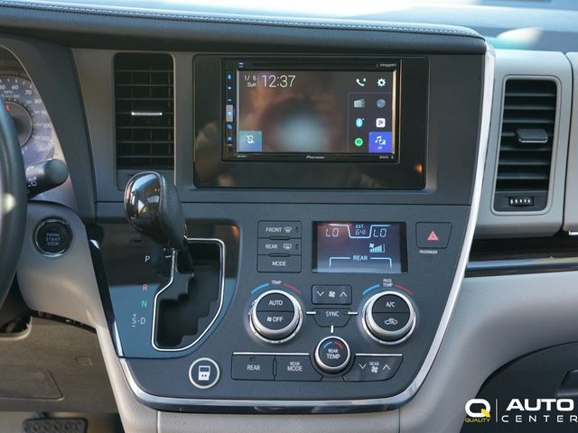 2015 Toyota Sienna 5dr 8-Passenger Van XLE FWD - 22906203 - 18