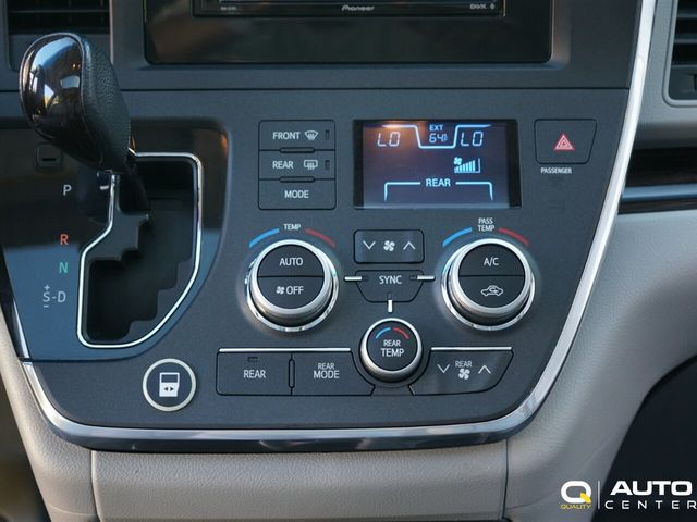 2015 Toyota Sienna 5dr 8-Passenger Van XLE FWD - 22906203 - 20