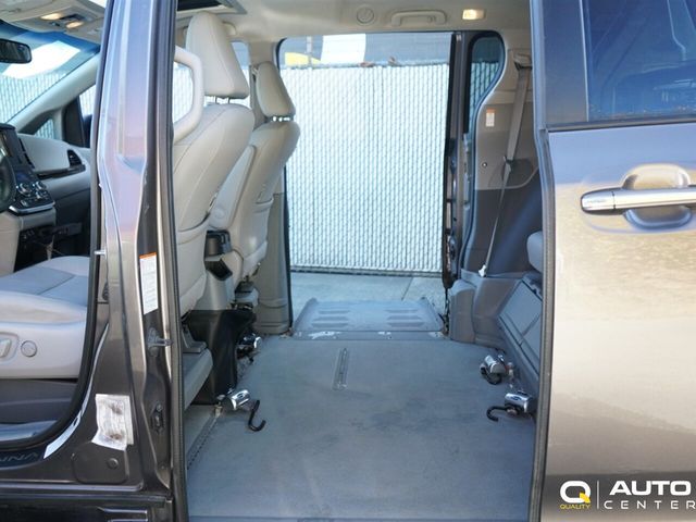 2015 Toyota Sienna 5dr 8-Passenger Van XLE FWD - 22906203 - 25