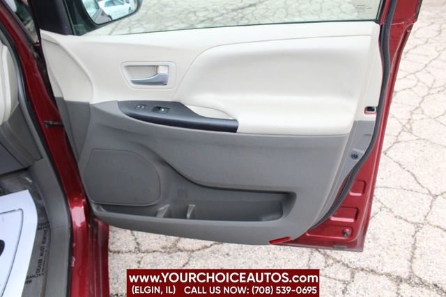 2015 Toyota Sienna LE 7 Passenger Auto Access Seat 4dr Mini Van - 22210254 - 15