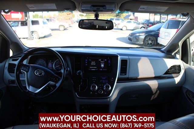 2015 Toyota Sienna XLE 8 Passenger 4dr Mini Van - 22922649 - 19