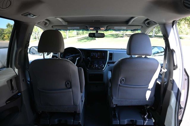 2015 Toyota Sienna XLE Mobility Handicap Van - 22927927 - 20
