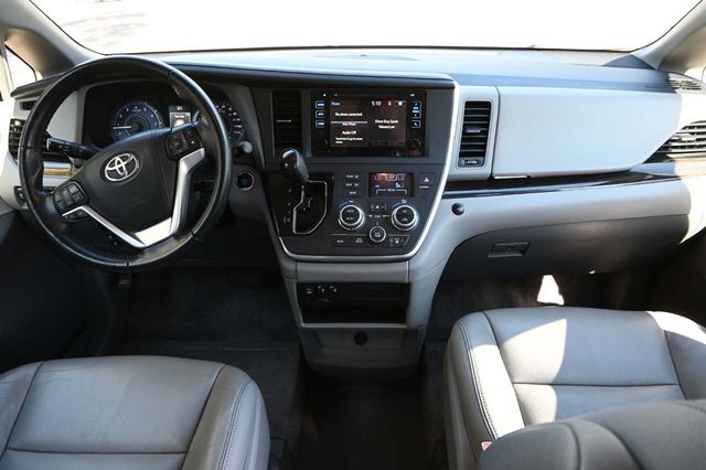 2015 Toyota Sienna XLE Mobility Handicap Van - 22927927 - 22