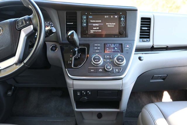 2015 Toyota Sienna XLE Mobility Handicap Van - 22927927 - 23