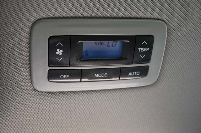 2015 Toyota Sienna XLE Mobility Handicap Van - 22927927 - 30