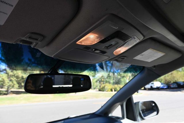 2015 Toyota Sienna XLE Mobility Handicap Van - 22927927 - 33