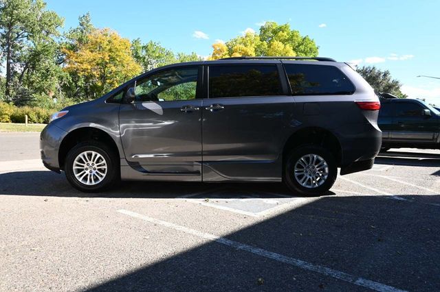 2015 Toyota Sienna XLE Mobility Handicap Van - 22927927 - 8