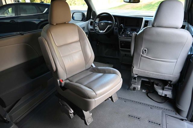 2015 Toyota Sienna XLE Mobility Handicap Van - 22932512 - 21