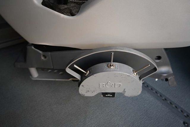 2015 Toyota Sienna XLE Mobility Handicap Van - 22932512 - 22