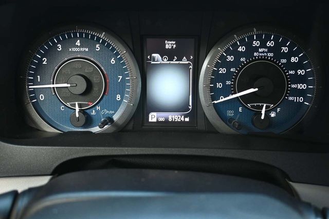 2015 Toyota Sienna XLE Mobility Handicap Van - 22932512 - 38