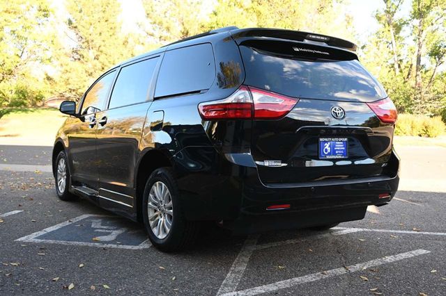 2015 Toyota Sienna XLE Mobility Handicap Van - 22932512 - 7