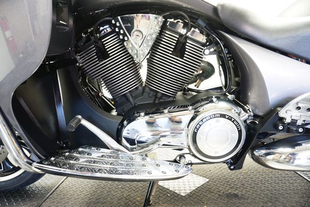 2015 VICTORY CROSS COUNTRY TOUR TWO-TONE NICE TOURING BIKE!!! - 22887366 - 19