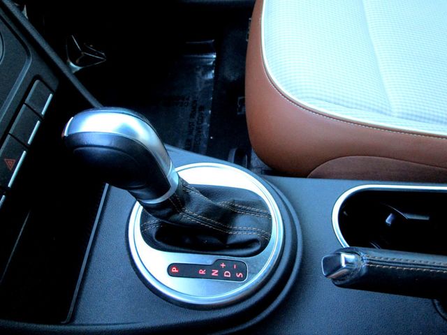 2015 Volkswagen Beetle Convertible 2dr Automatic 1.8T Classic - 22940176 - 17