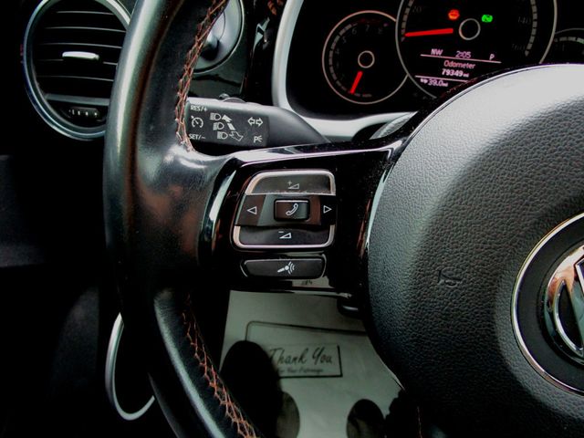 2015 Volkswagen Beetle Convertible 2dr Automatic 1.8T Classic - 22940176 - 21