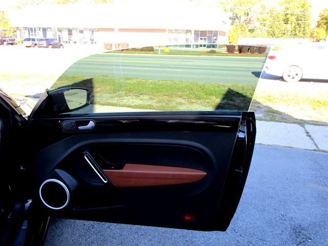 2015 Volkswagen Beetle Convertible 2dr Automatic 1.8T Classic - 22940176 - 29