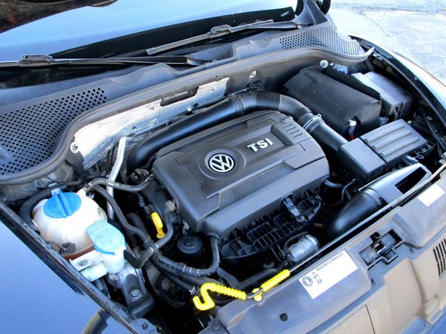 2015 Volkswagen Beetle Convertible 2dr Automatic 1.8T Classic - 22940176 - 31