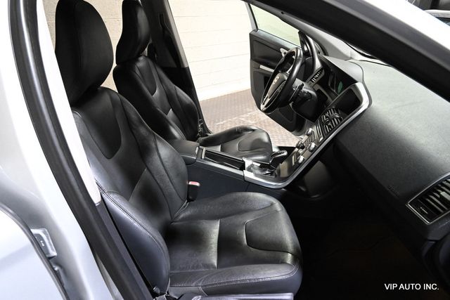 2015 Volvo XC60 FWD 4dr T6 Drive-E Premier Plus - 22817083 - 17