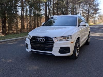 2016 Audi Q3 Premium Plus's photo
