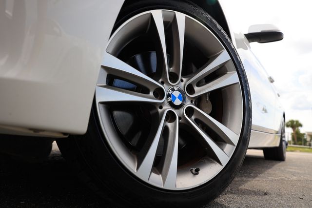 2016 BMW 3 Series 340i - 22909289 - 40