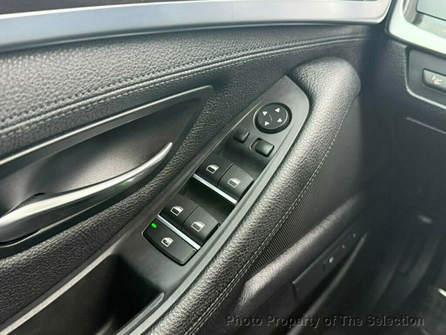 2016 BMW 5 Series 528i XDRIVE W/PREMIUM & DRIVER ASSISTANCE PACKAGE - 22930043 - 31