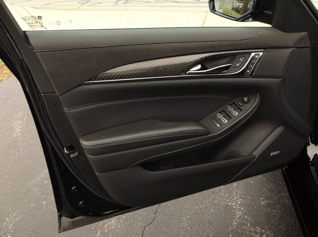 2016 Cadillac CTS V6 PREMIUM AWD. PREMIUM  V6  ALL WHEEL DRIVE  $ 66,070. MSRP - 19627746 - 10