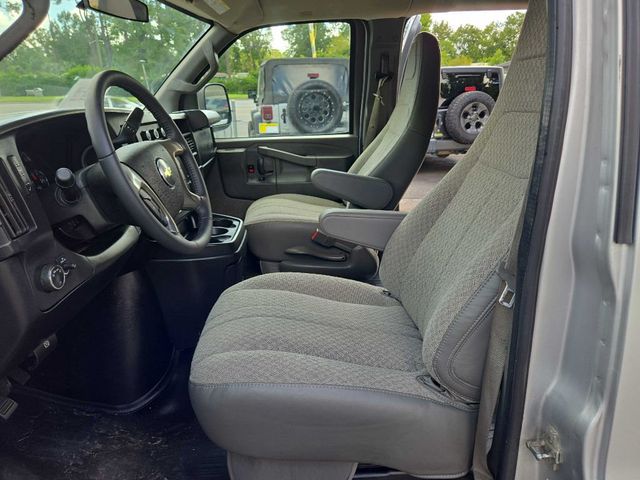 2016 Chevrolet Express Passenger RWD 2500 135" LS - 22899684 - 9