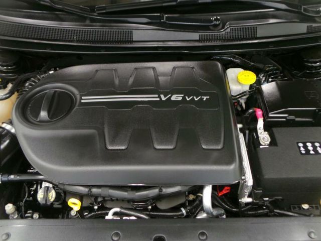 2016 Chrysler 200 C - 15400137 - 9