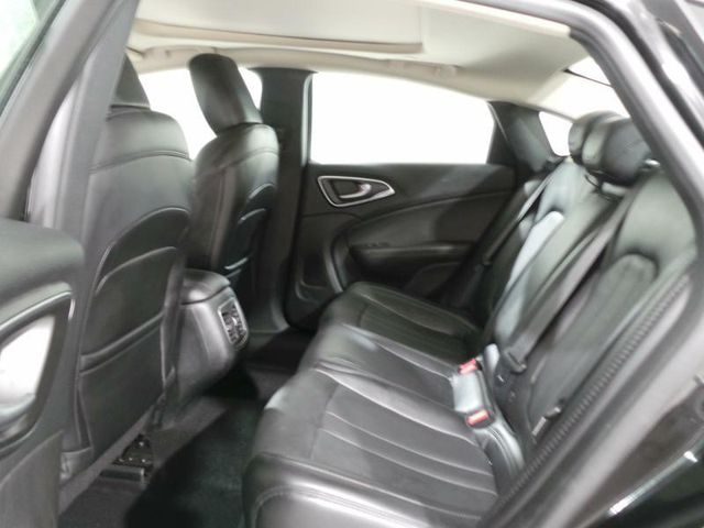 2016 Chrysler 200 C - 15400137 - 5